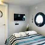 Botel Hausboot Hafenprinz *