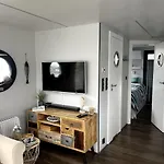 Hausboot Hafenprinz Botel