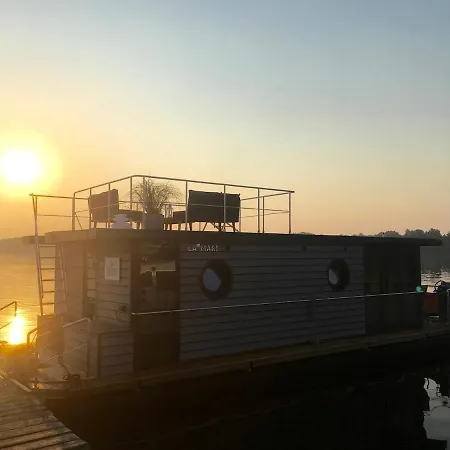 Hausboot Hafenprinz * 뤼베크