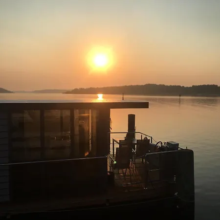 보트호텔 Hausboot Hafenprinz 뤼베크