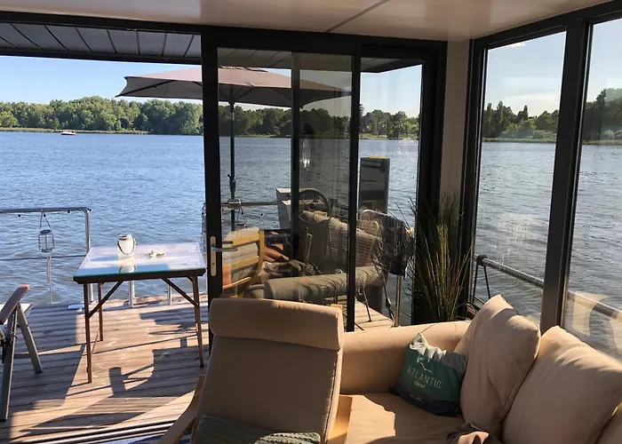 Hausboot Hafenprinz * Lübeck