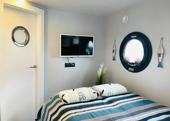 Botel Hausboot Hafenprinz *