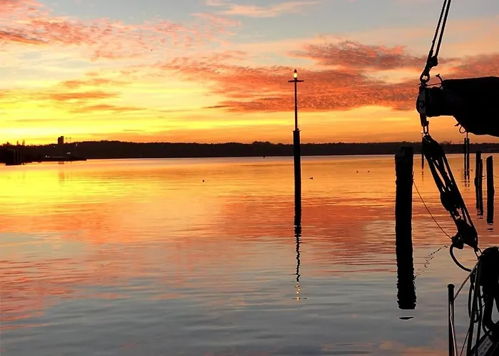 Hausboot Hafenprinz Botel Lübeck